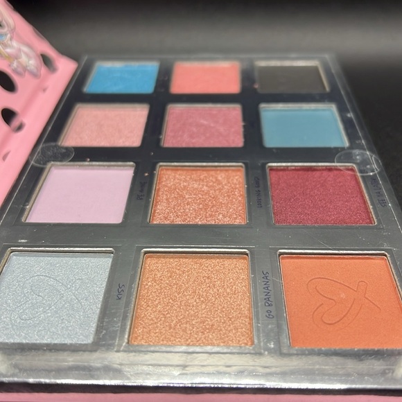 Disney Stitch 12 Color Love Eyeshadow Mirror Palette - Picture 2 of 6
